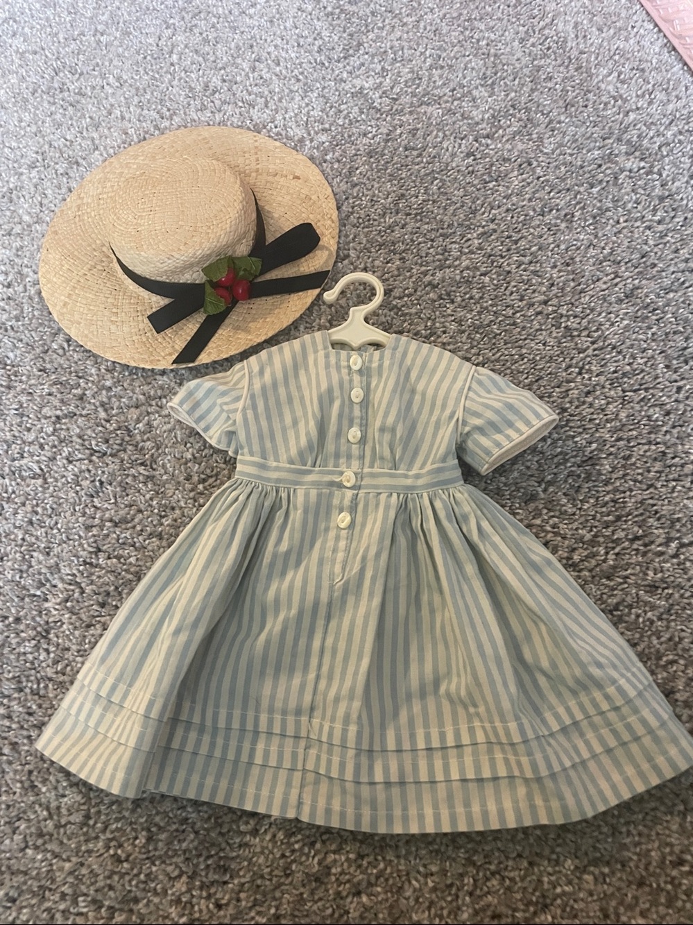 ✨ American Girl – Kirsten Larson Summer Dress (Retired)